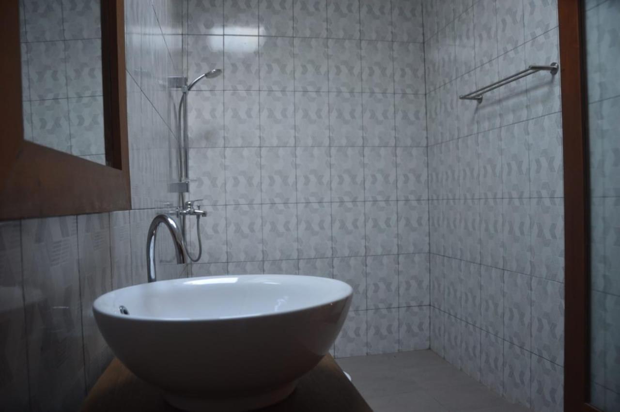 Wiryaroja Guest House Чангу Экстерьер фото