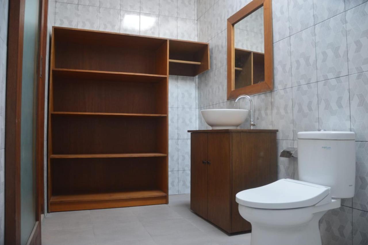Wiryaroja Guest House Чангу Экстерьер фото