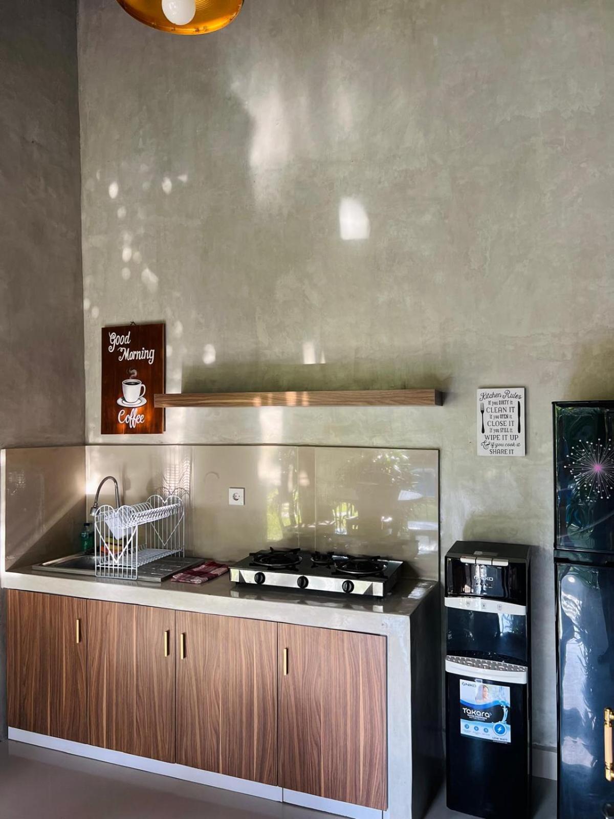 Wiryaroja Guest House Чангу Экстерьер фото