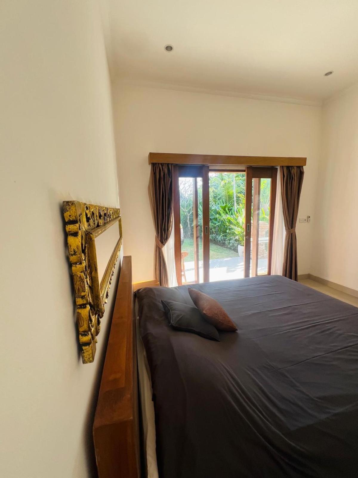 Wiryaroja Guest House Чангу Экстерьер фото