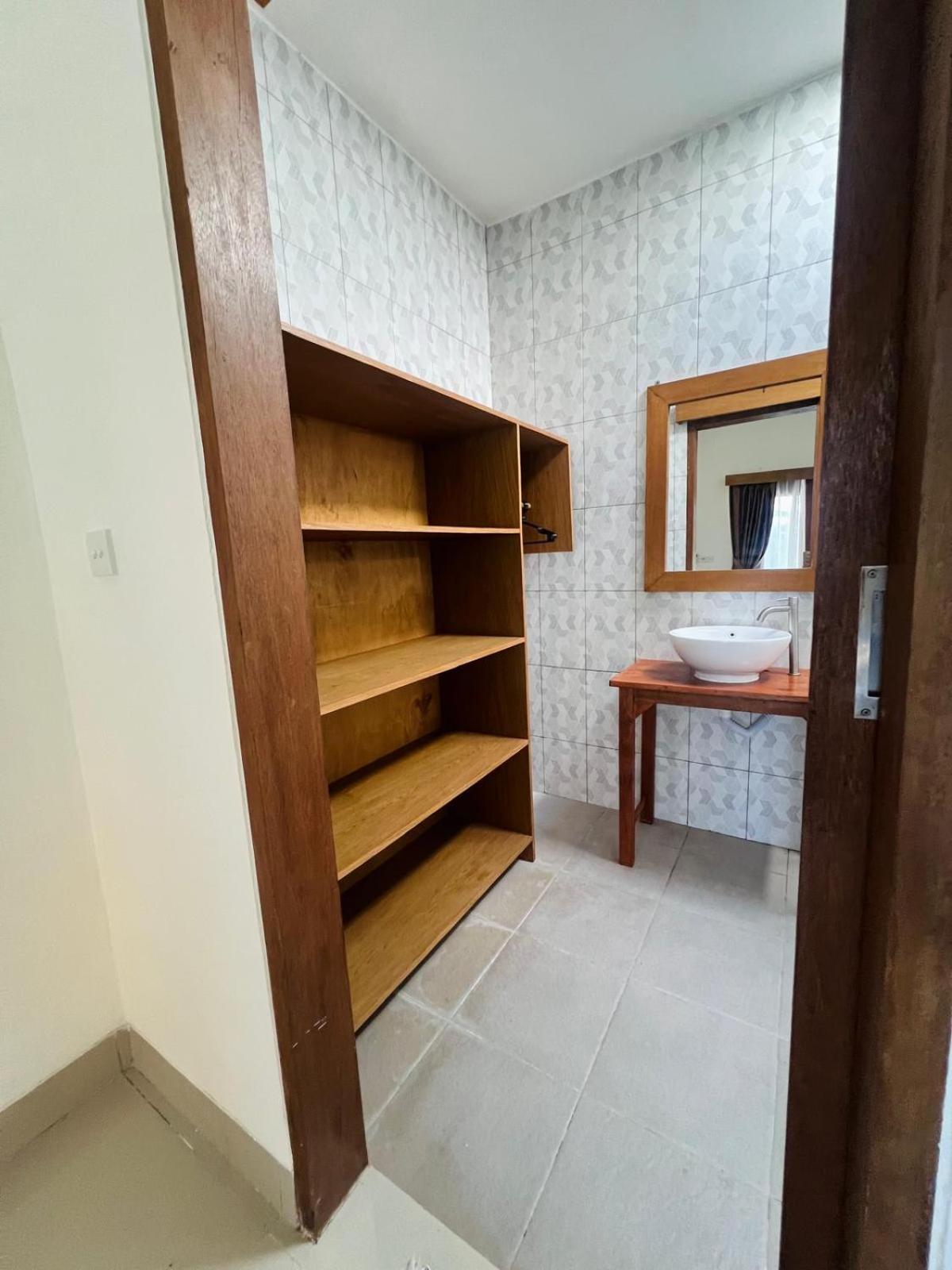 Wiryaroja Guest House Чангу Экстерьер фото